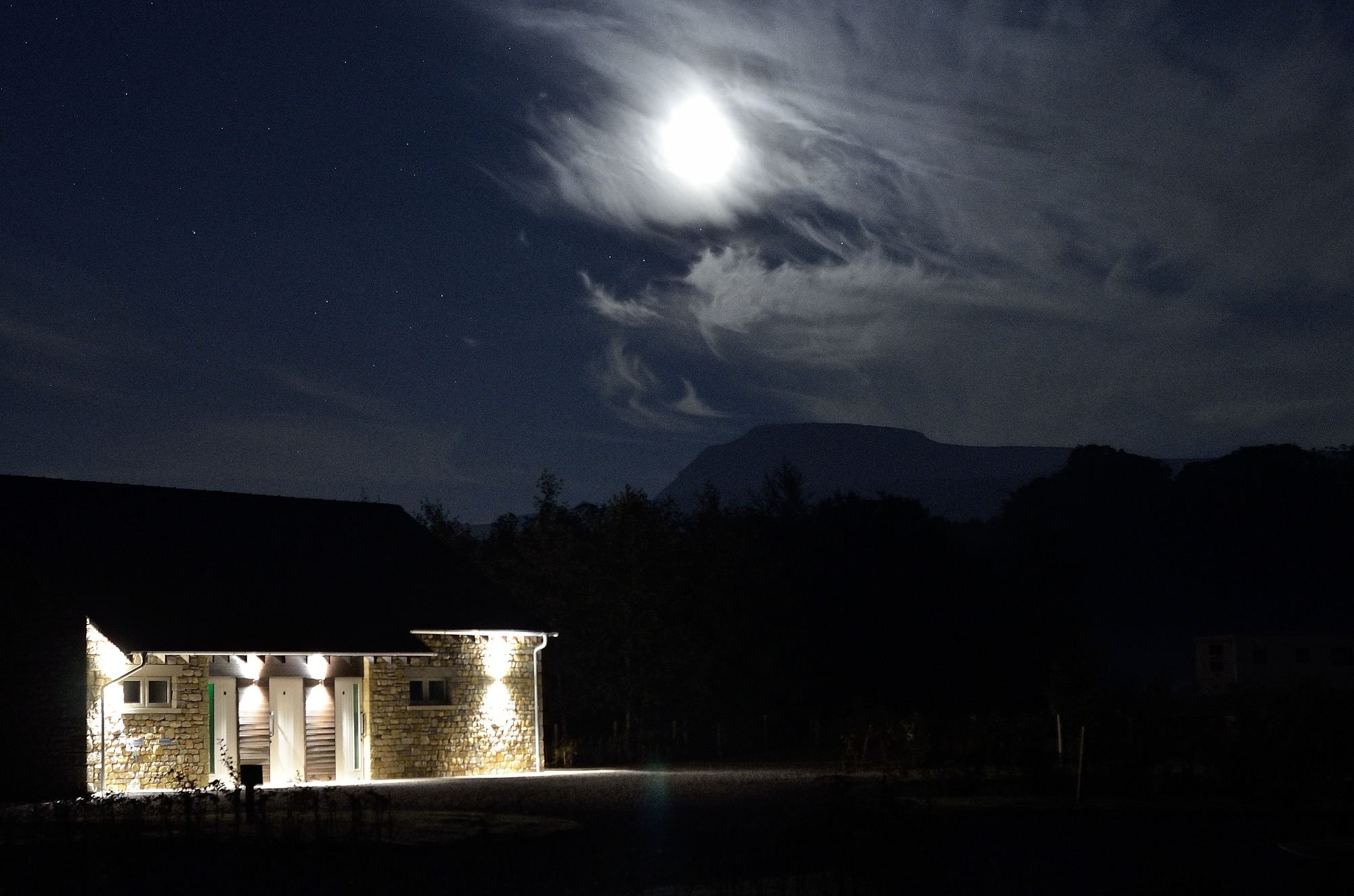 Moon & Ingleborough @ thornbrook barn (photo courtesy of Mark McInnes)