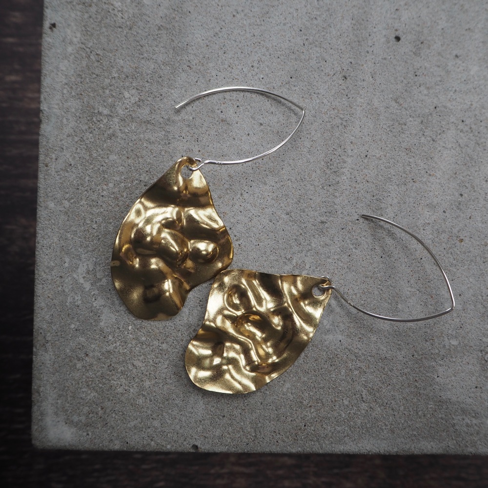 Wave Brass Shape on Hooks 