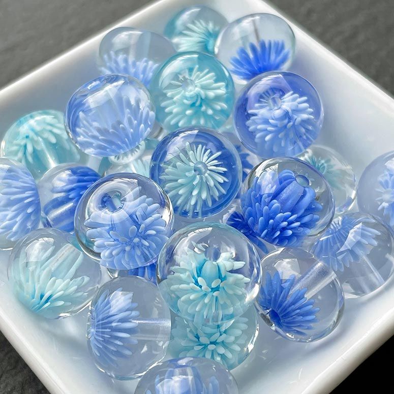 Lampwork glass beads by Laura Sparling