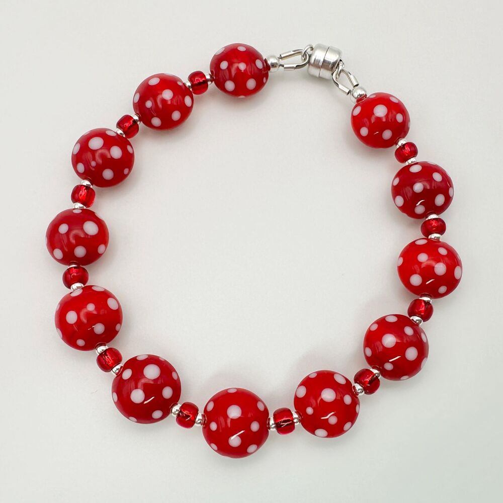 Red & White 'Little Lentils' Bracelet