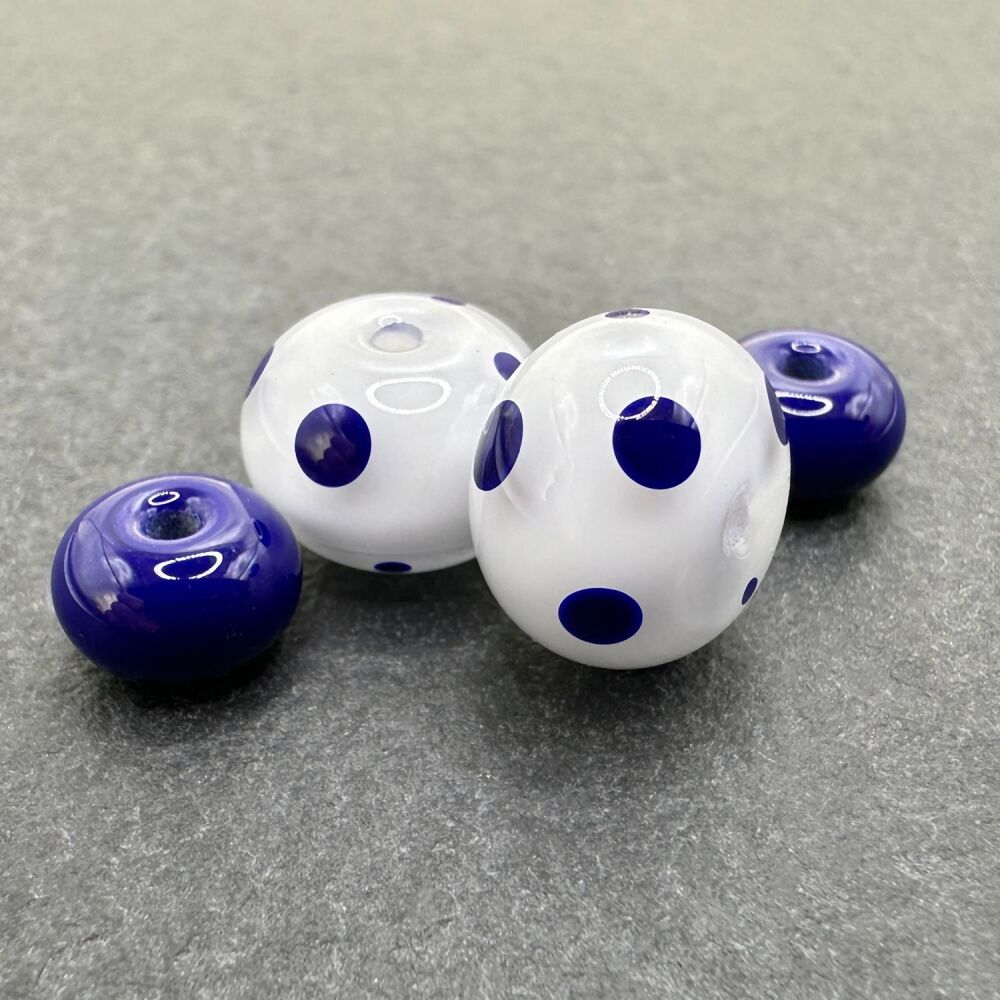 Spotties Pair - White & Dark Lapis