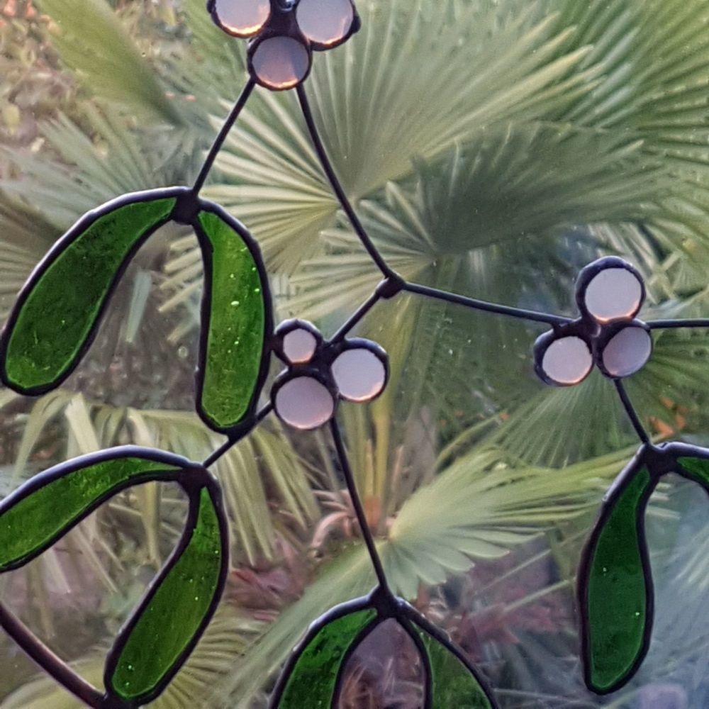 stainedglassmistletoe3