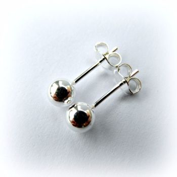 16AW Silver bead earrings 2a_1000px