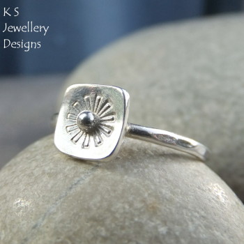 Daisy stamped ring 2