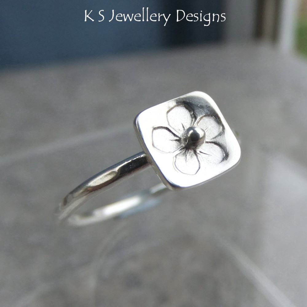 *SALE - Stamped Flower Square Sterling & Fine Silver Ring (UK size P / US s