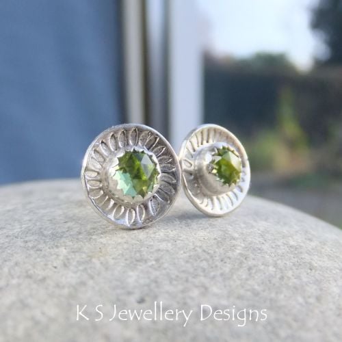 Peridot Daisy Flower Cup Sterling Silver Stud Earrings Peridot Daisy Flower Cup Sterling Silver Stud Earrings