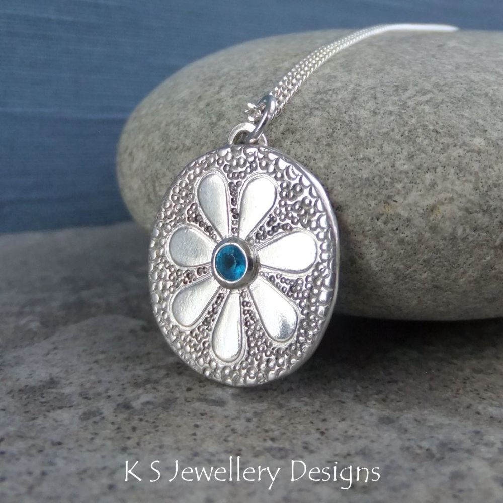 Apatite Doodle Flower Textured Oval Sterling Silver Pendant - DAISY v4