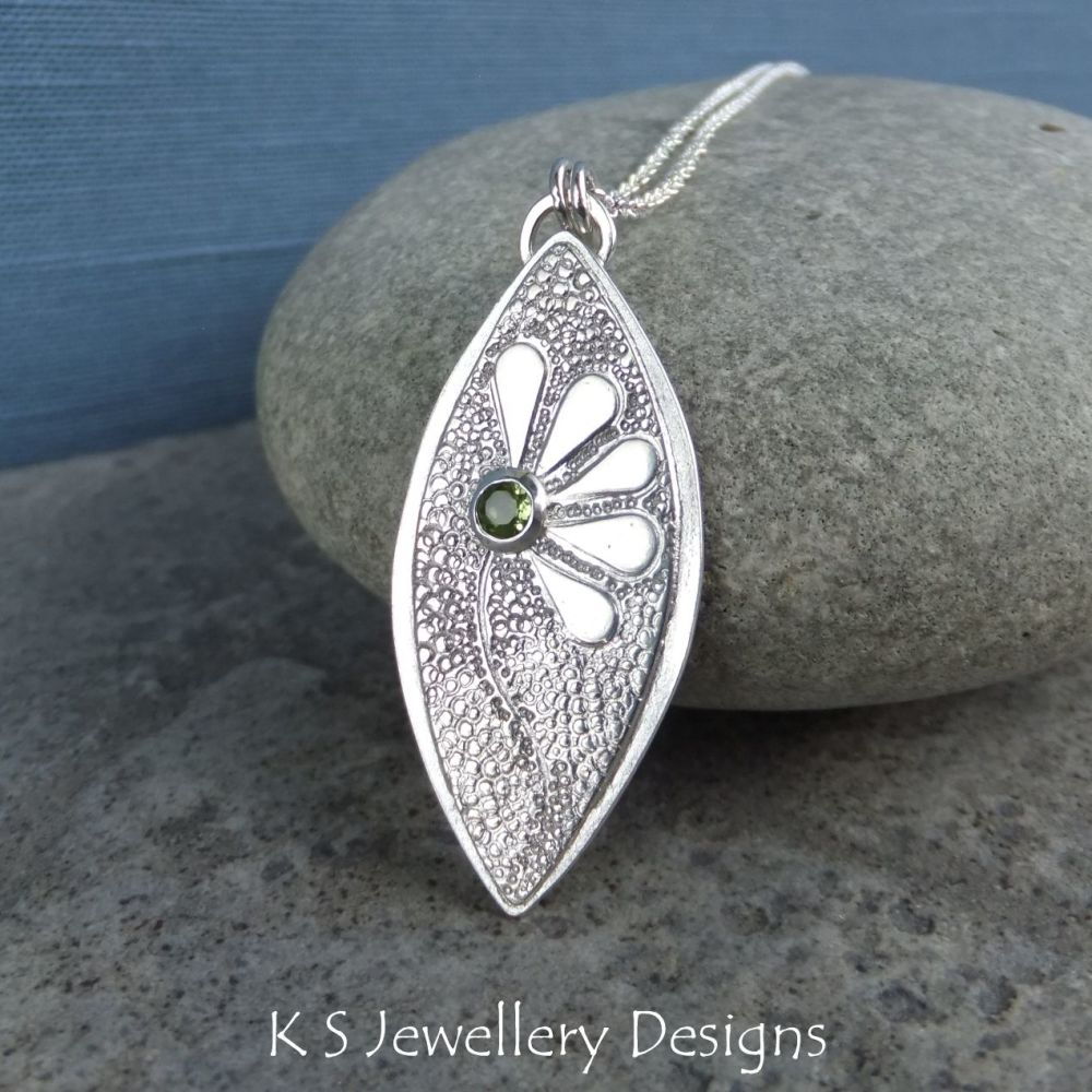 Peridot Doodle Flower Textured Drop Sterling Silver Pendant - DAISY v5