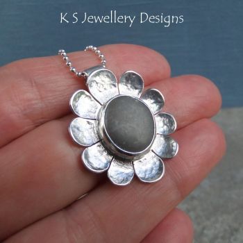 pebble flower 2