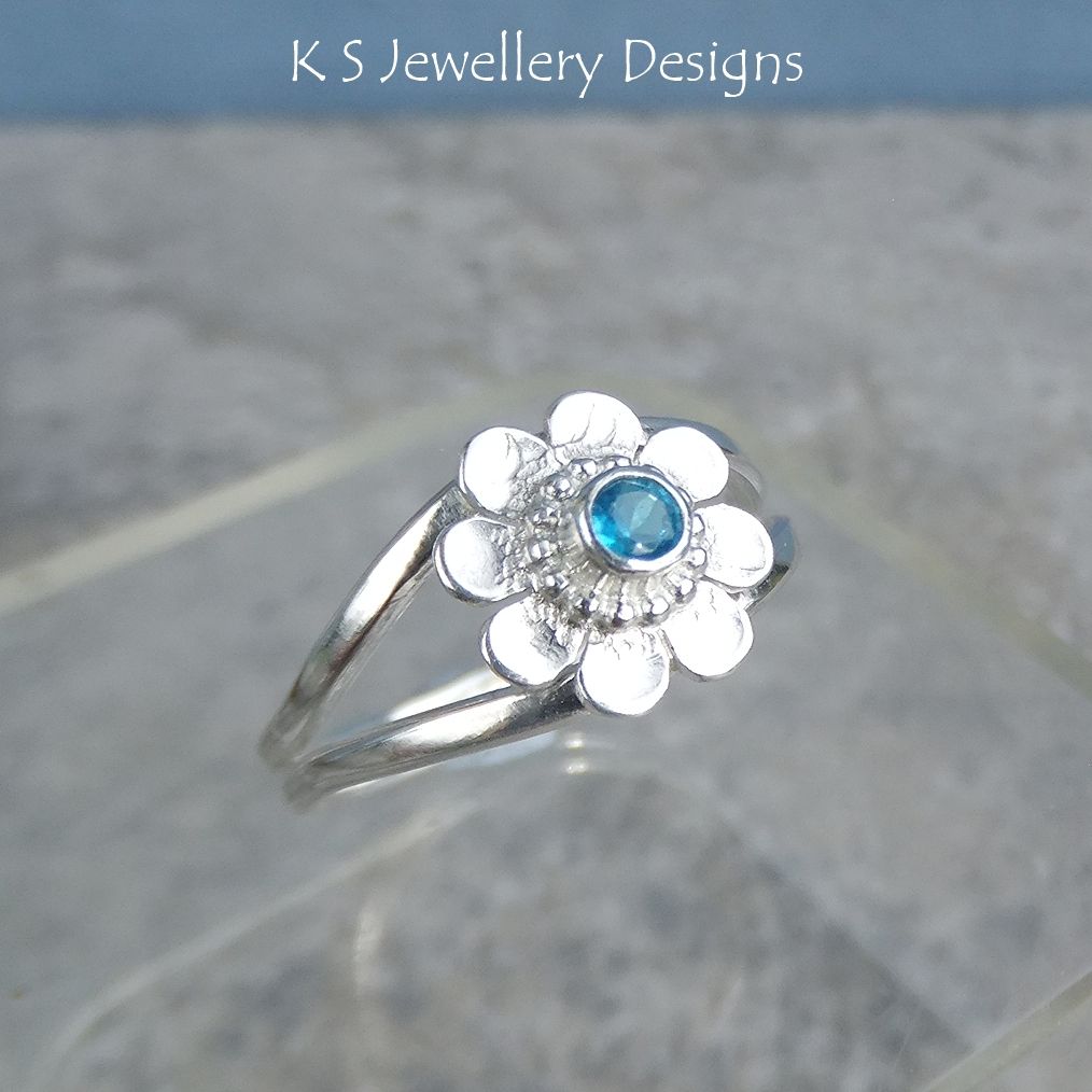Apatite Flower Sterling Silver Ring - Floral Garden (UK size N.5 / US size 7)