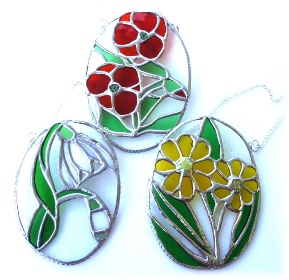 Poppy, Daisy or Snowdrop Picture Stained Glass Suncatcher Oval