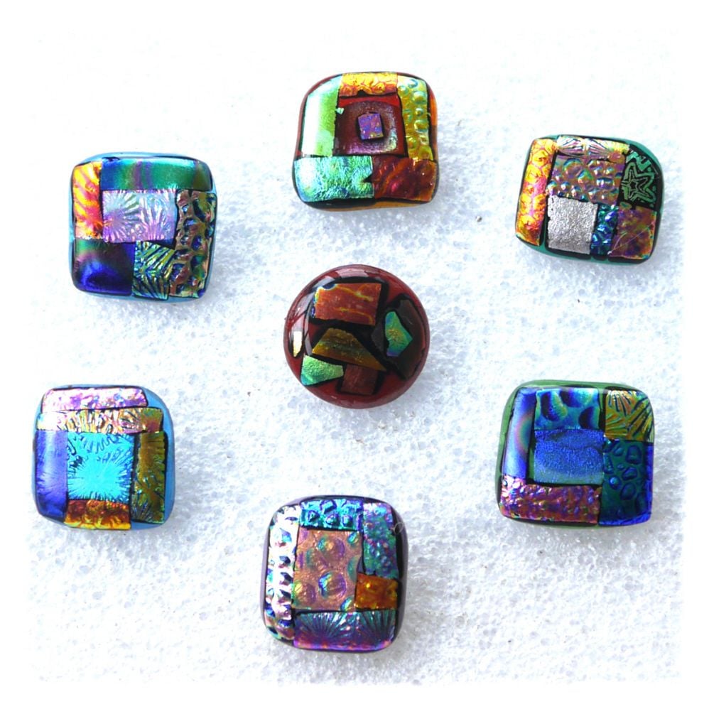 https://thebritishcrafthouse.co.uk/product/patchwork-dichroic-fused-glass-brooch-set-2-colour-choice/