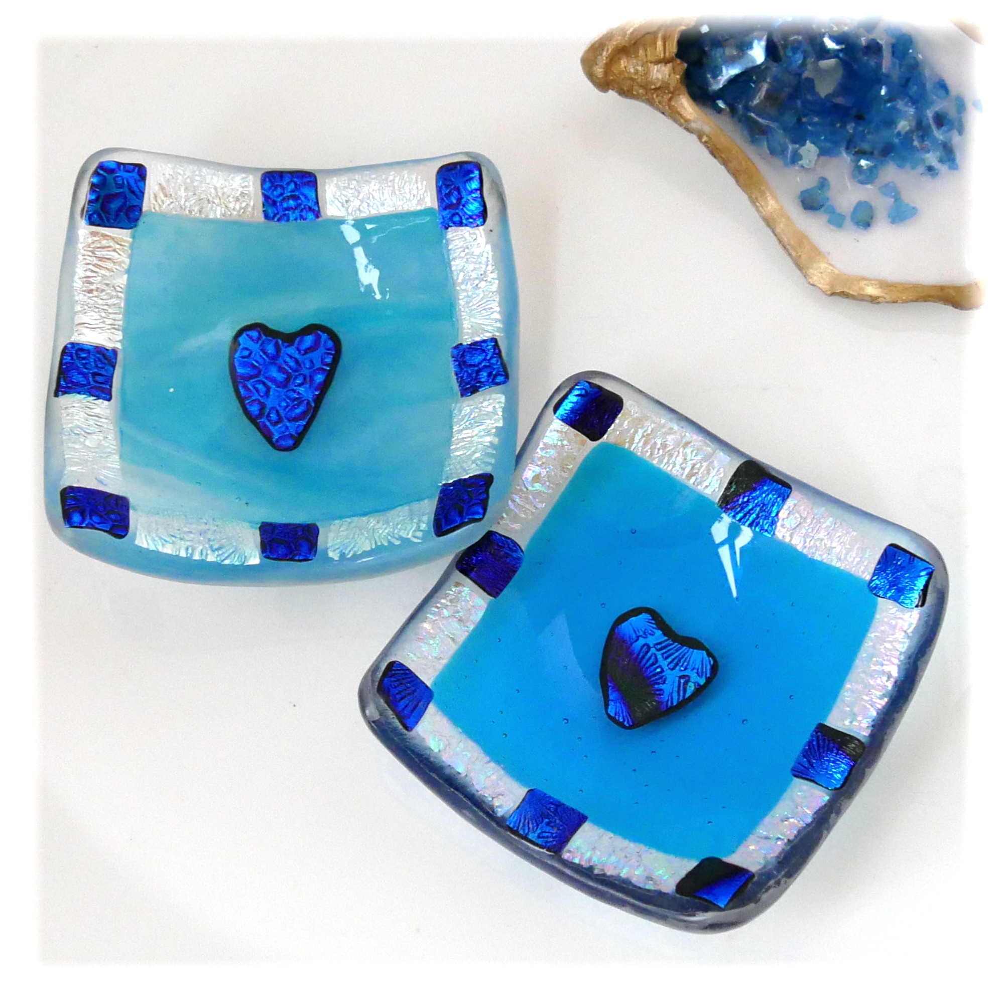        Fused Glass Trinket Diish dichroic decoration heart handmade gift stocking fillerTurquoise choice of colour 7cm        Turquoise Fused Glass Trinket Dish Dichroic Heart Decoration Handmade Gift