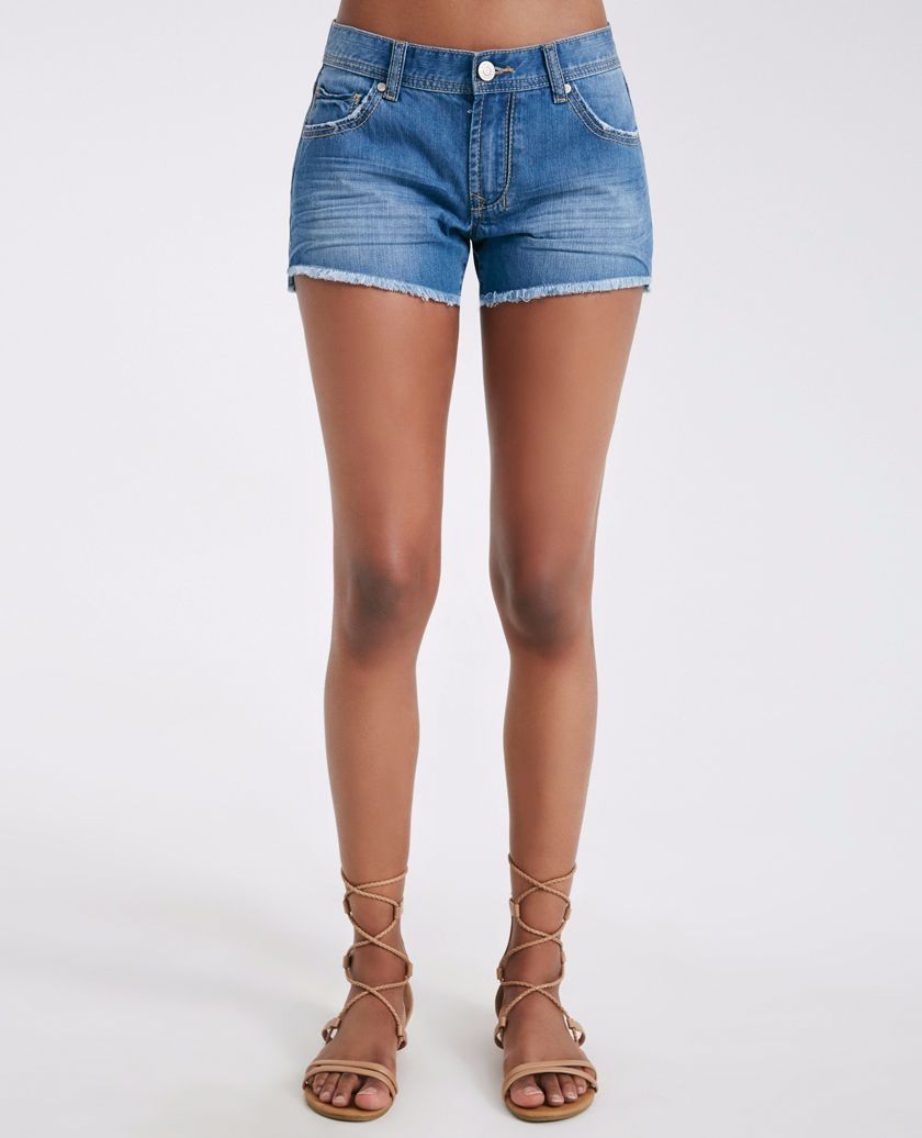Pocketed Frayed Denim Shorts Size: O/S
