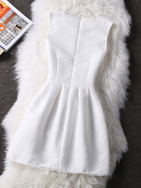 B232 - White Printed Dress Size: M