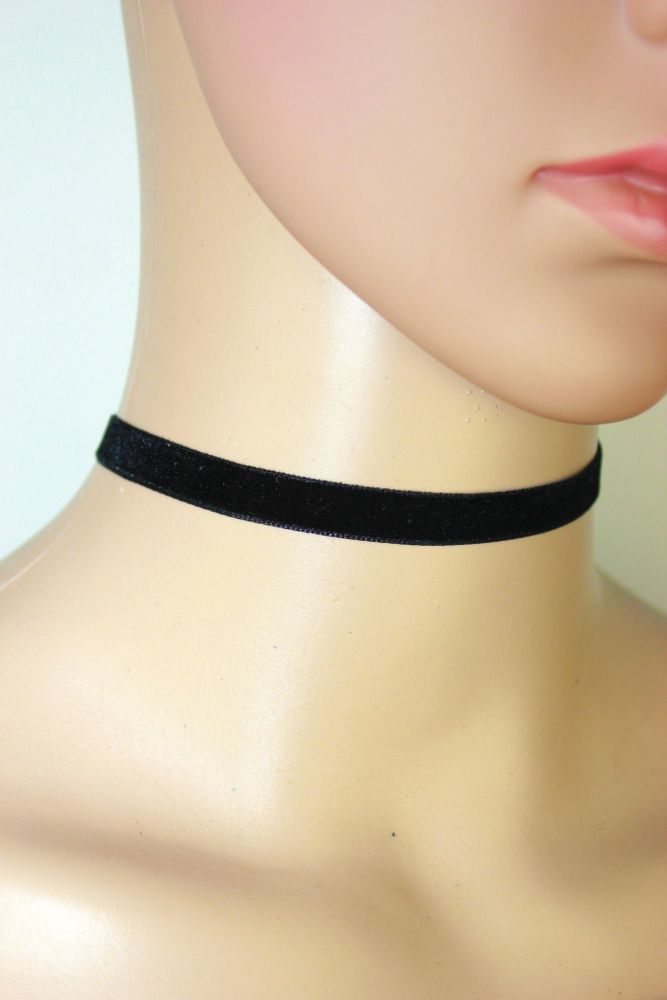 Suede Black Choker