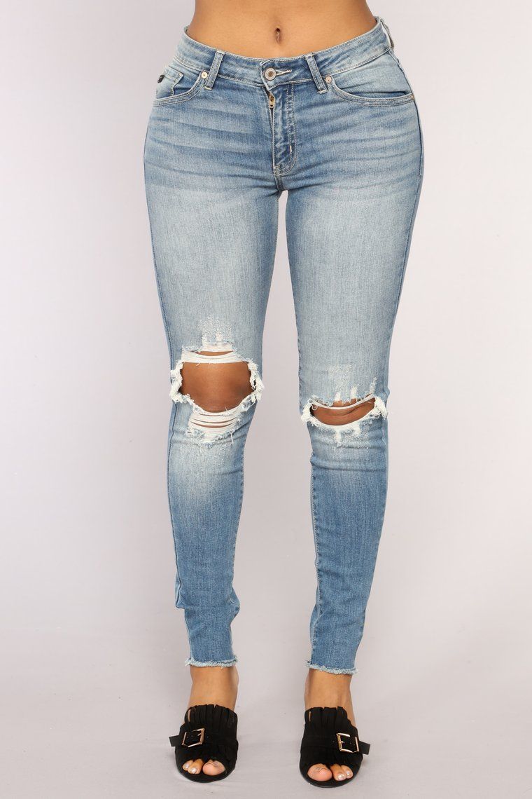 #I011 Ripped Knee Skinny Jeans Size: 11