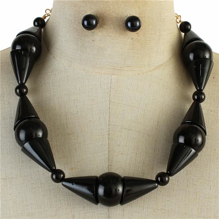 Black Triange Shape Pearl Necklace Set 
