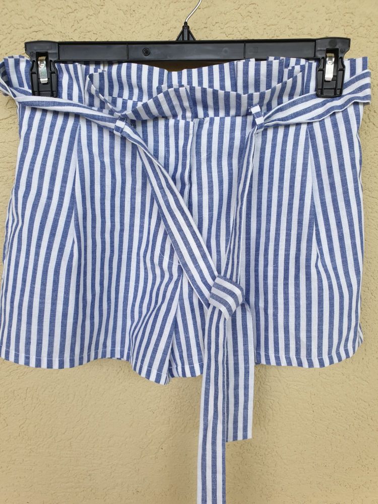 Tie Front Striped Linen  Shorts|Size: S