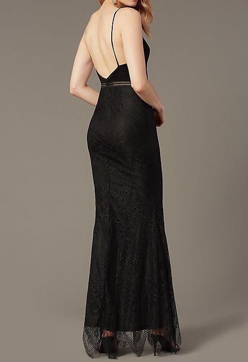 B061|Long Black Lace V-Neck Dress Size: M/L