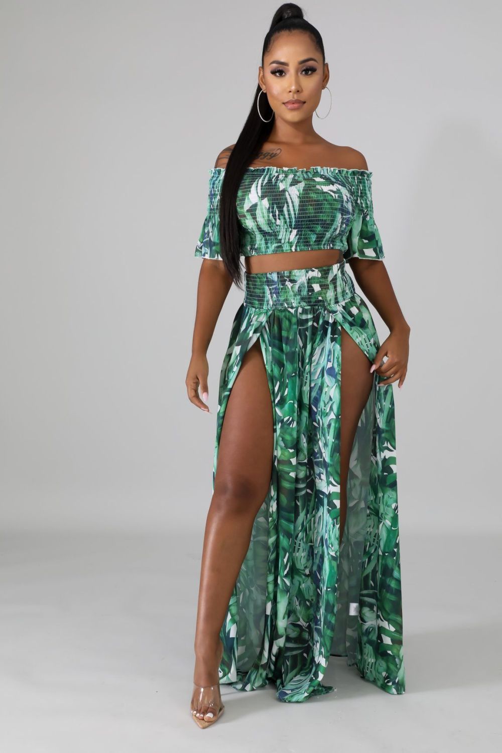 Green Printed Off Shoulder Exotic Slits Maxi Skirt Set Size: S