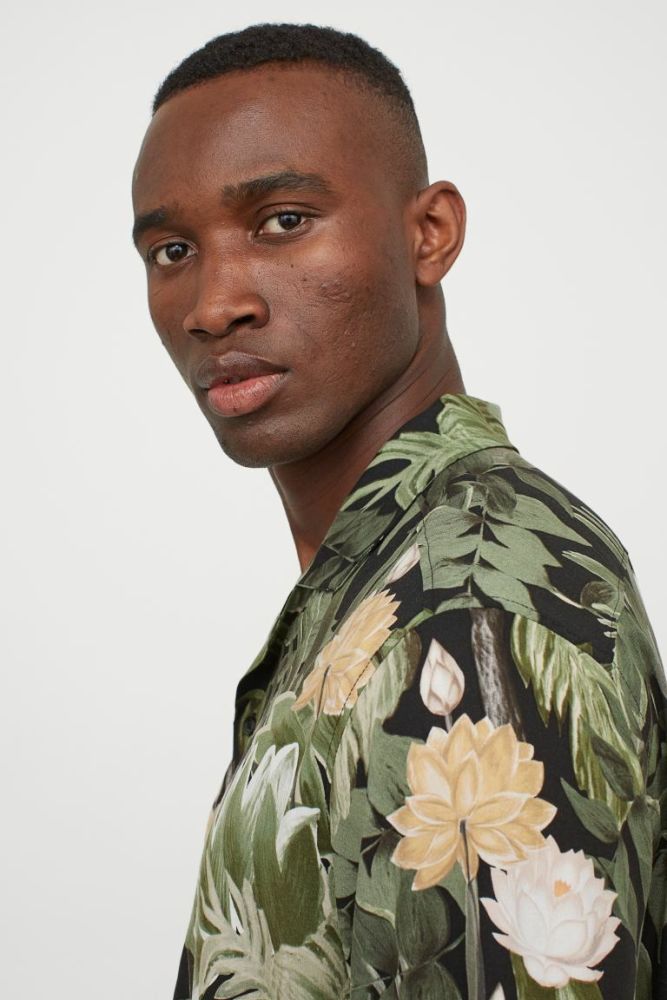 Black/Flowers Patterned Resort Print Shirt Size: 1XL