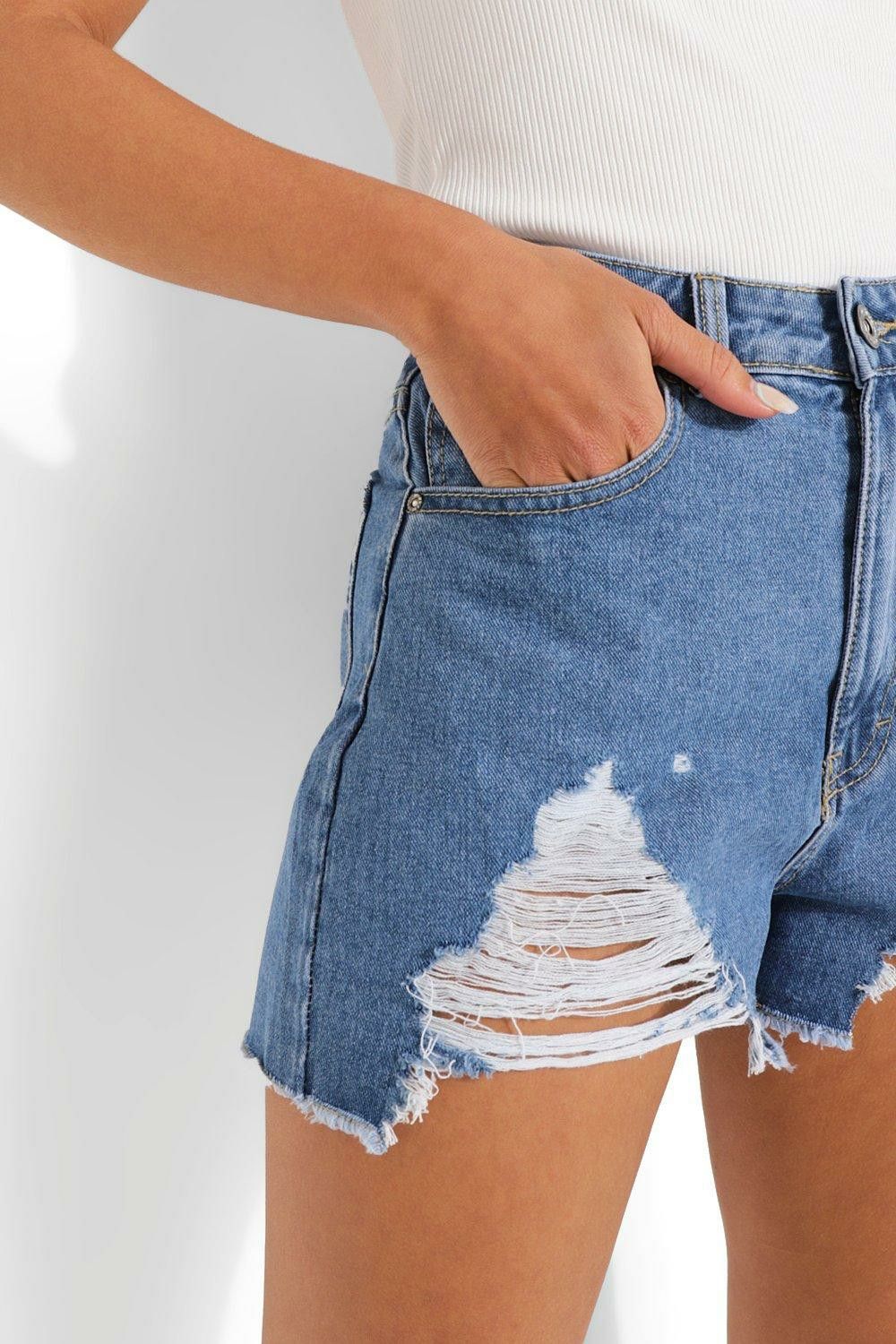 Distressed Hem High Waist Denim Short Size: M/L