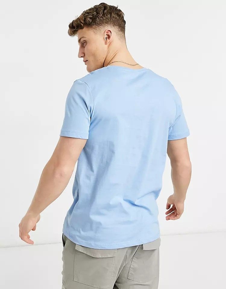 Short Sleeve Light Blue T-shirt Size: M