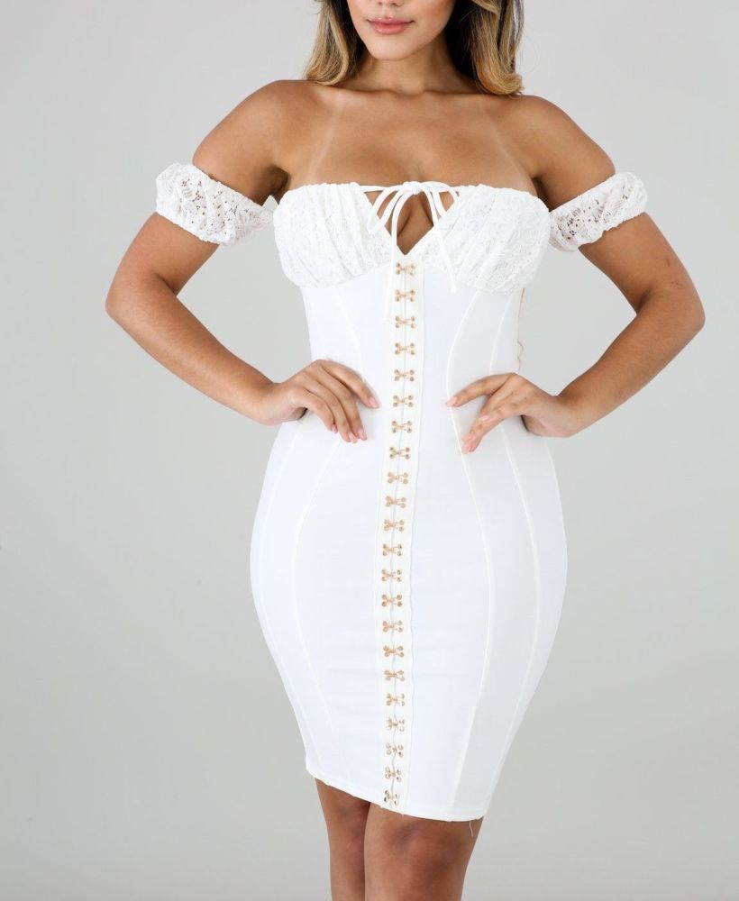 C086 White Bodycon Dress Size: L