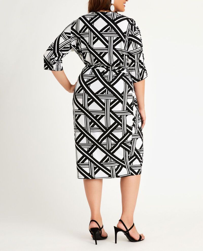 D171 Black/White Color Block Wrap Dress Size: 12/XL