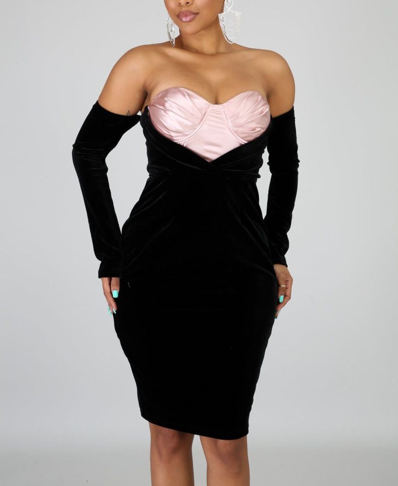 B106 Black Off The Should Long Sleeves Dress Size: M