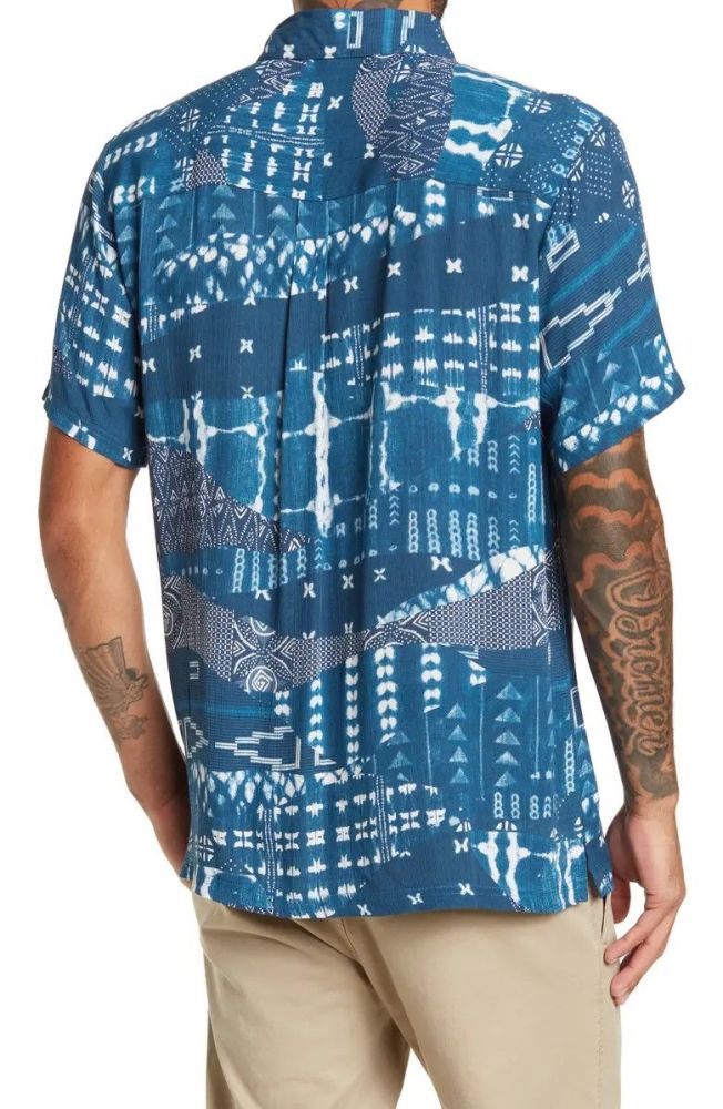 Native Youth Navy Blue Printed Short Sleeve Shirt Size: L