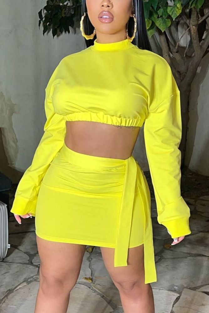 Yellow Stretch Crop Top/Mini Skirt Two-piece Set Size: S