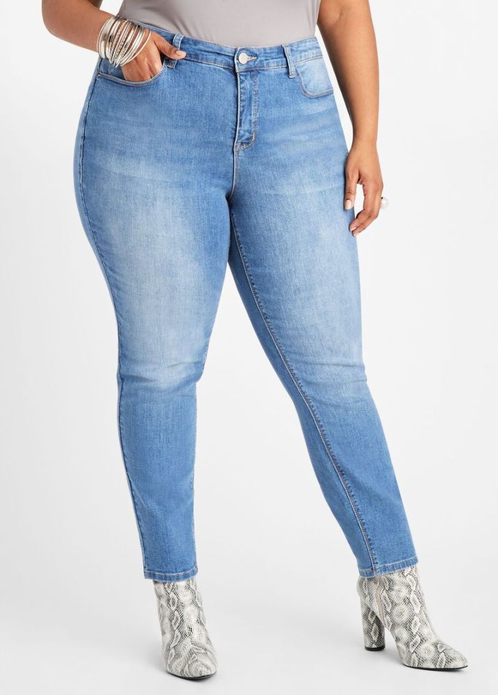 Ultra High Waist Skinny Jean Size: 14/1XL