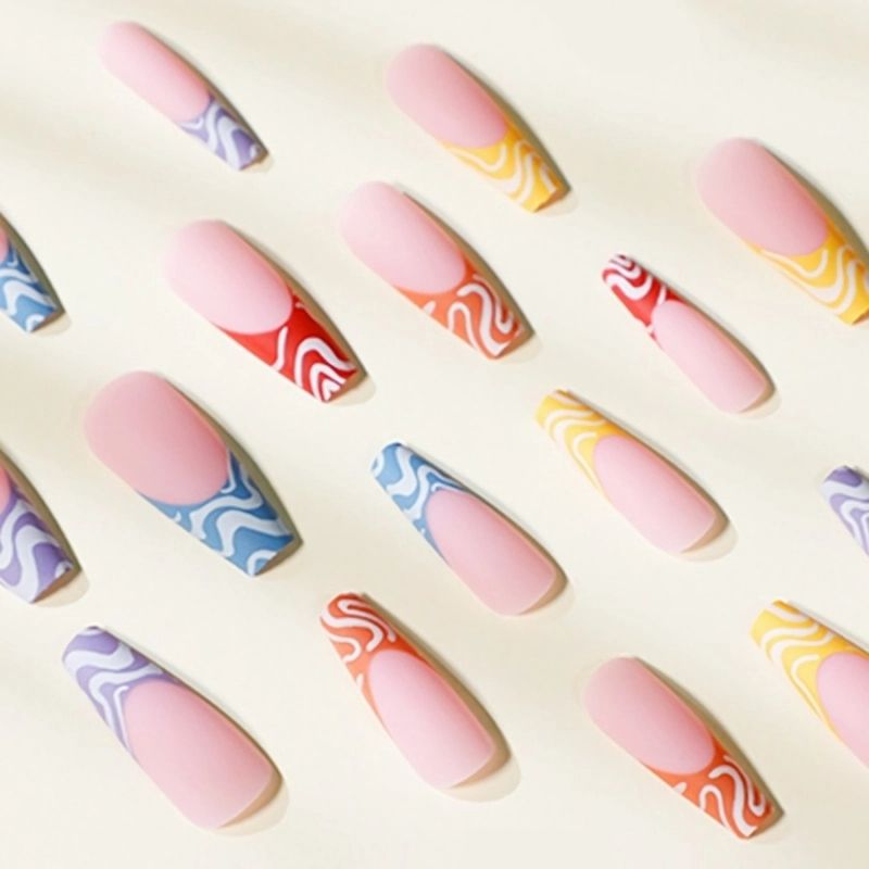 Wavy Lines Printed Fashion Nails Set 24-Pieces