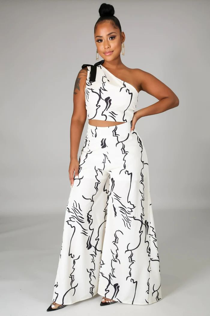 One Shoulder Top/Palazzo Pants in Ivory Black Size: S