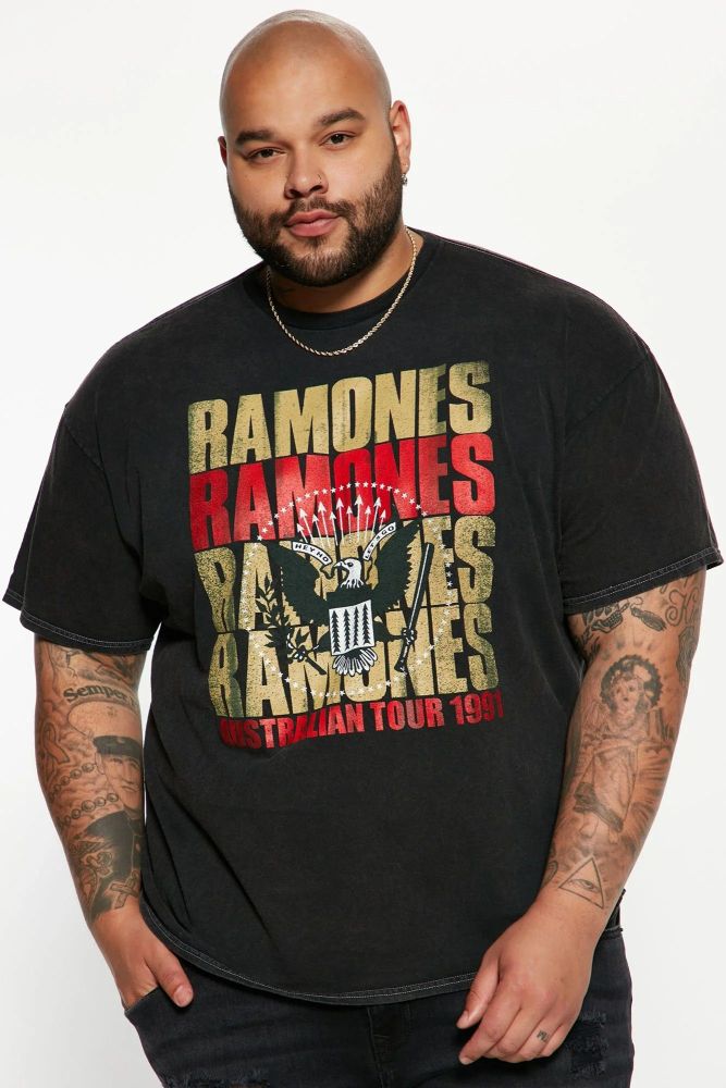 Ramones Repeat Logo Short Sleeve Black T-Shirt Size: XL