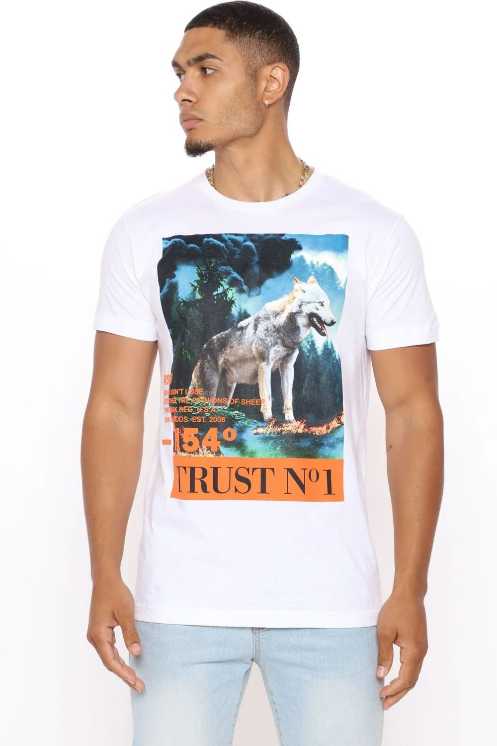 Wolf 2 Short Sleeve White T-Shirt Size: XL