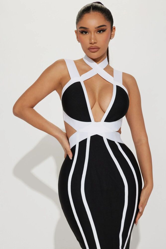 Size: ML Black/White Bandage Maxi Dress SKU: B09022