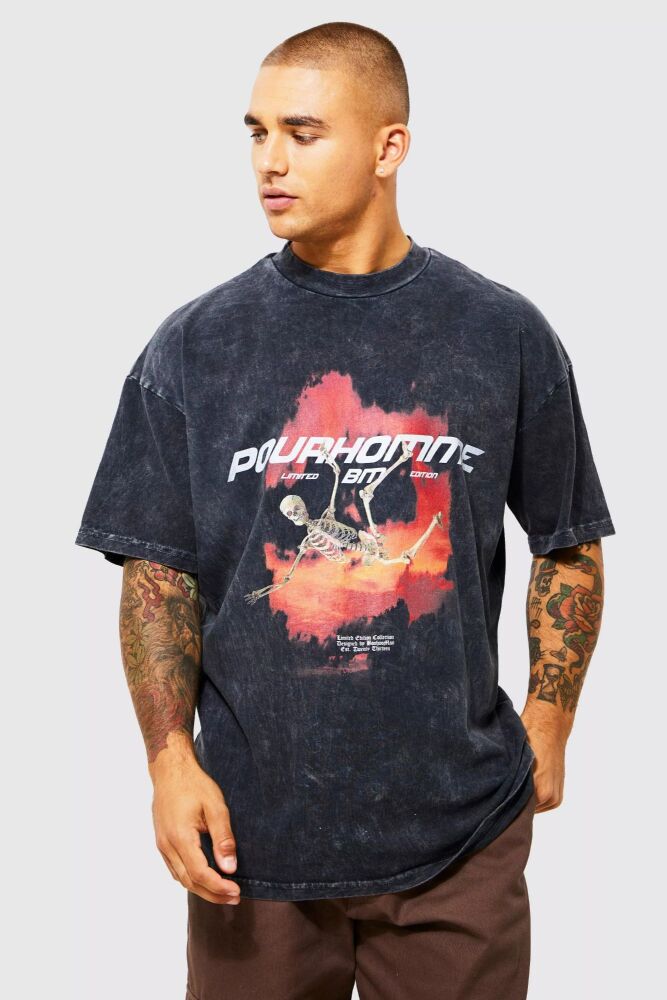 Size: XS Charcoal Oversized Acid Wash Graphic T-shirt