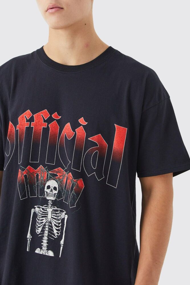 Size: M Oversized Skeleton Graphic T-shirt