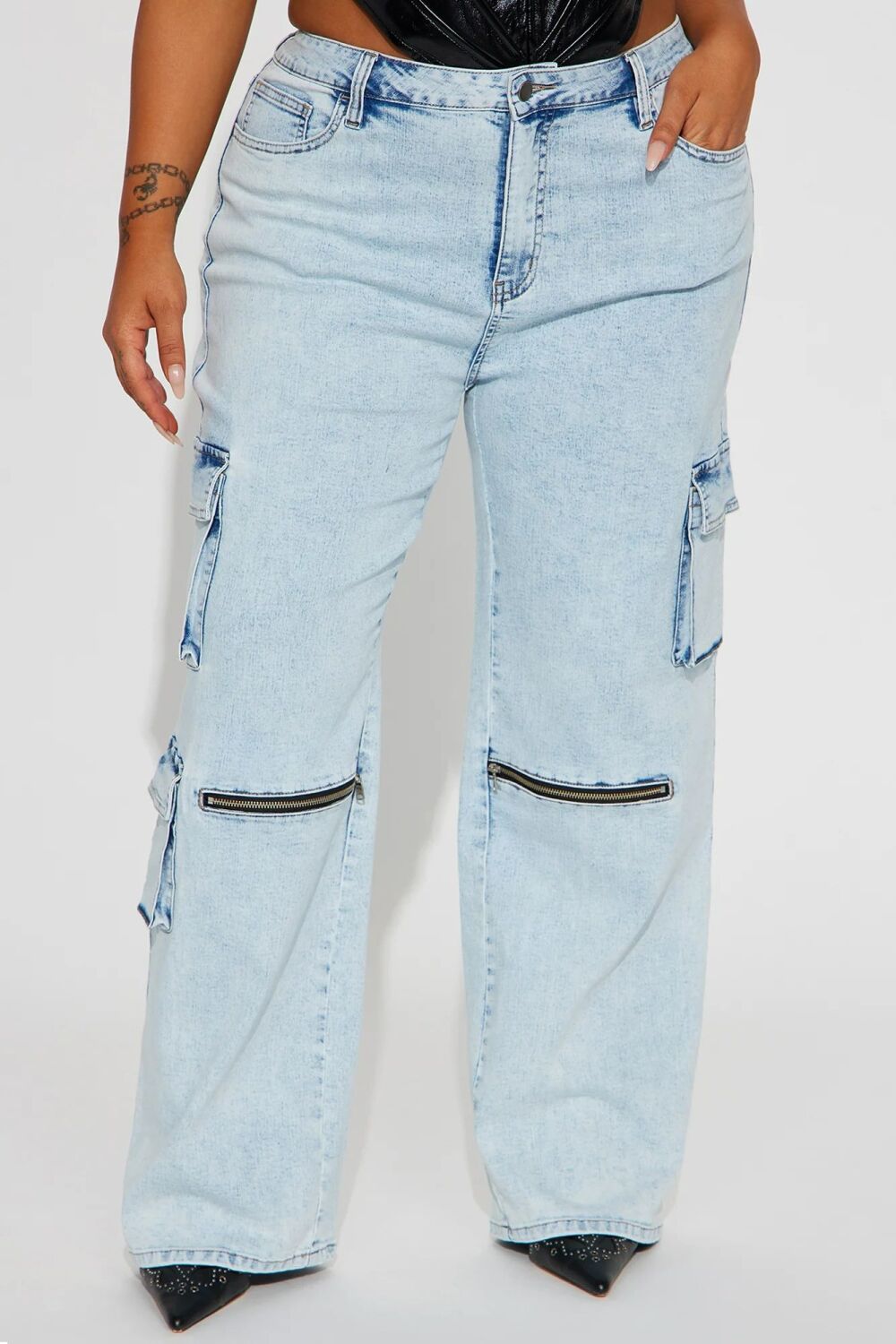 Light Wash Eyes On The Prize Cargo Jeans SKU: CP0558