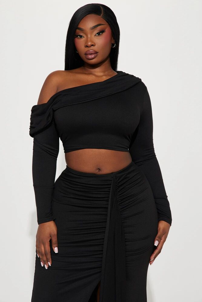 Black Off Shoulder Skirt Set Size: XL SKU: MSP0768555