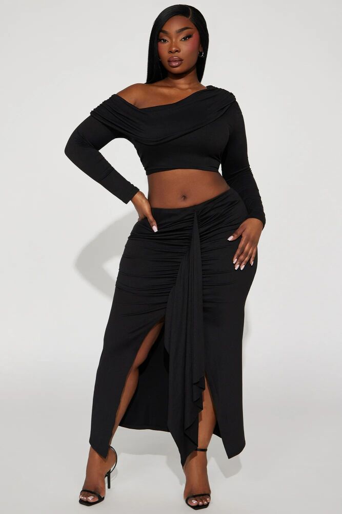 Black Off Shoulder Skirt Set Size: XL SKU: MSP0768555