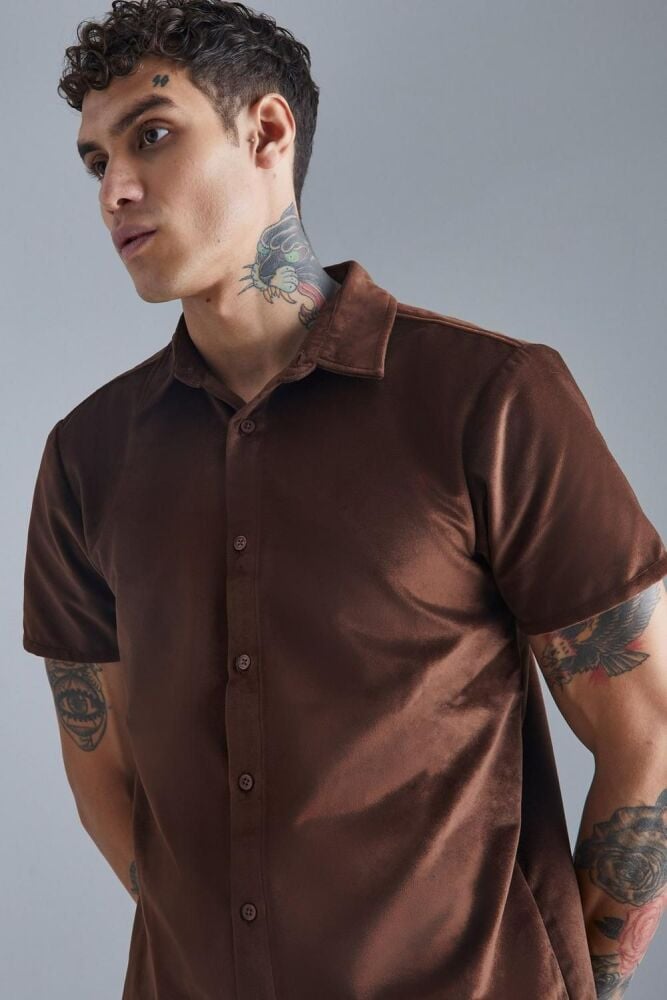 Brown Velour Short Sleeve Shirt Size: L