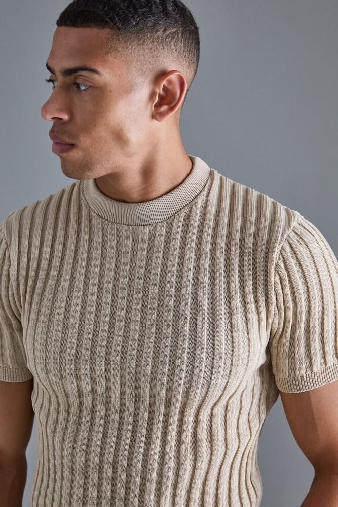 Muscle Fit Ribbed Knit T-Shirt Size: M