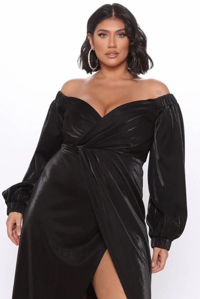 Black Off-Shoulder Blouson Sleeve Maxi Dress Size: 1XL SKU: D098077