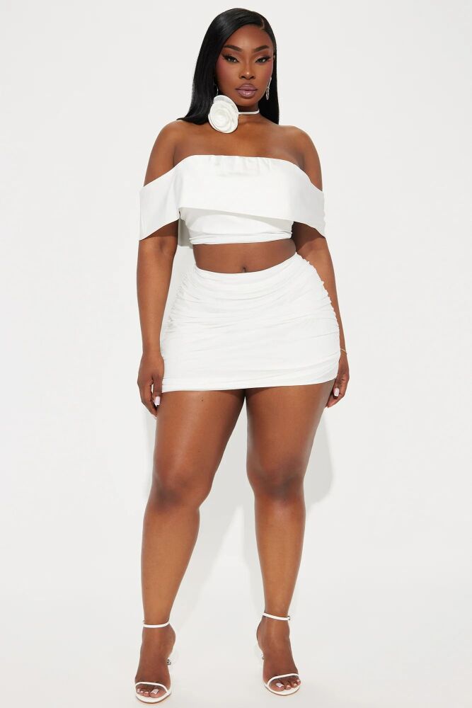 White Off-Shoulder Two-Piece Set with Floral Choker