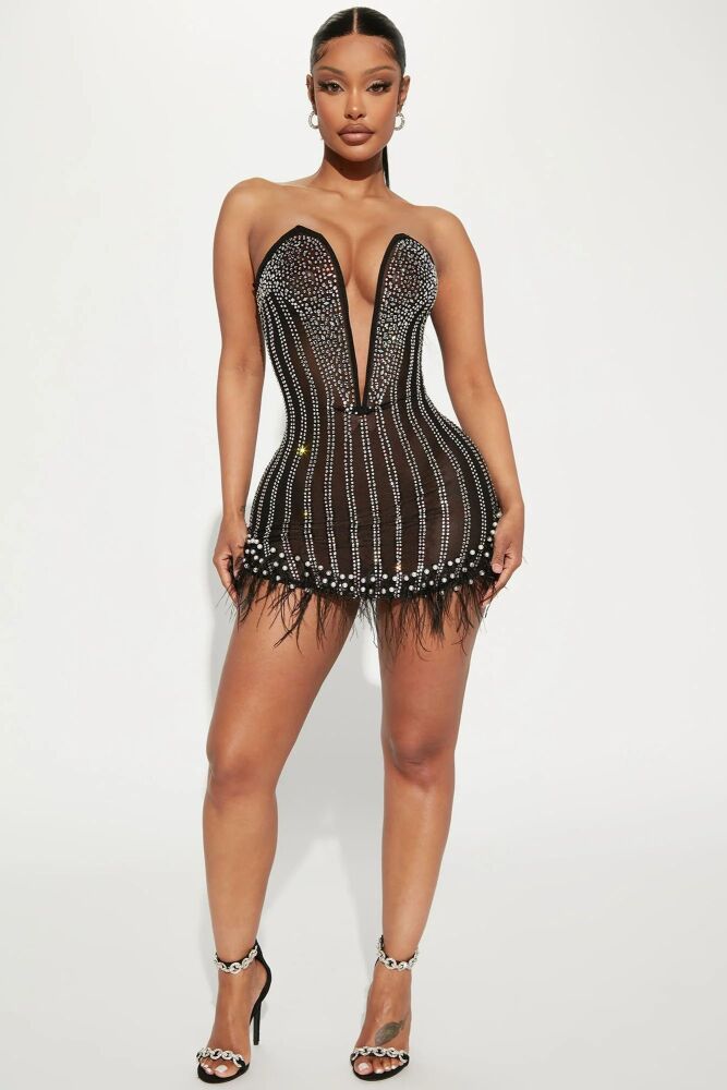 Luxe Black Plunge Rhinestone Feather Mini Dress Size: M Model Number: B045631