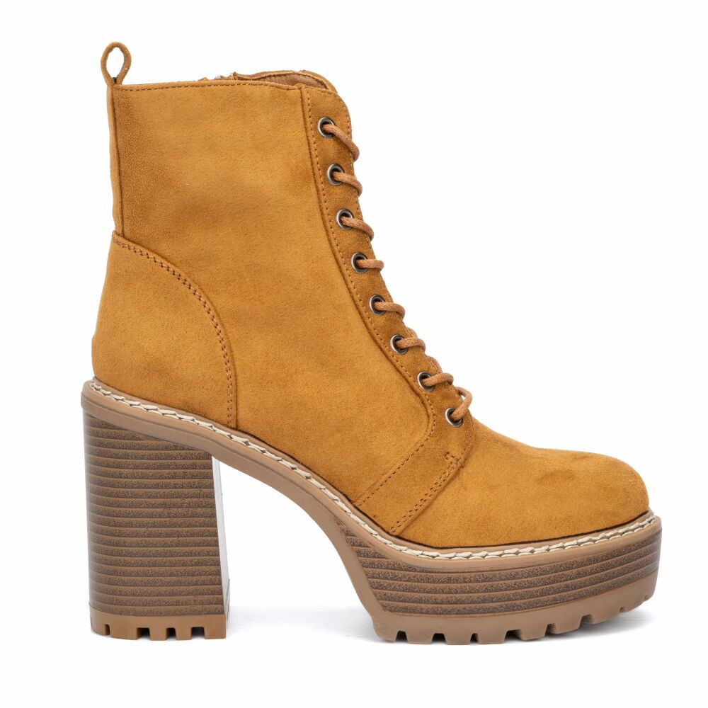 COMING SOON Lace Up Platform Chunky Heel Ankle Boots Size: 10